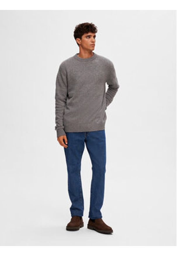 Selected Homme Sweter 16090155 Szary Regular Fit. Kolor: szary. Materiał: wełna