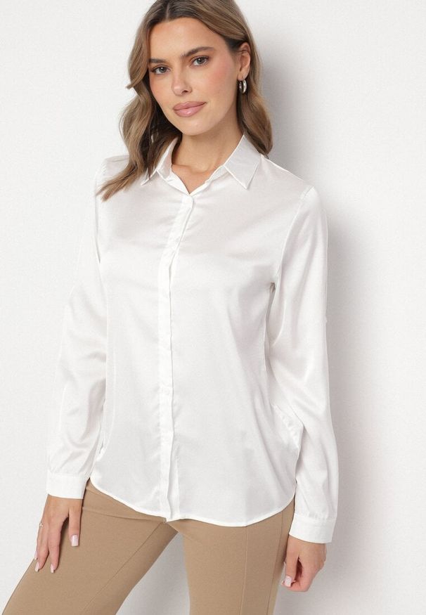 Born2be - Biała Koszula o Klasycznym Kroju z Kołnierzykiem Jarinsse. Okazja: na co dzień. Kolor: biały. Materiał: jeans. Styl: klasyczny