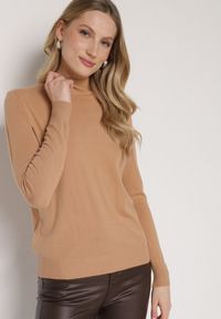 Born2be - Ciemnobeżowy Gładki Sweter z Półgolfem w Stylu Casual Unallia. Okazja: na co dzień. Kolor: beżowy. Materiał: jeans. Długość rękawa: długi rękaw. Długość: długie. Wzór: gładki. Styl: casual #4