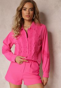 Renee - Różowa Koszula z Długimi Rękawami Zdobiona Koronką Zinnintha. Kolor: różowy. Materiał: koronka. Długość rękawa: długi rękaw. Długość: długie. Wzór: aplikacja, koronka
