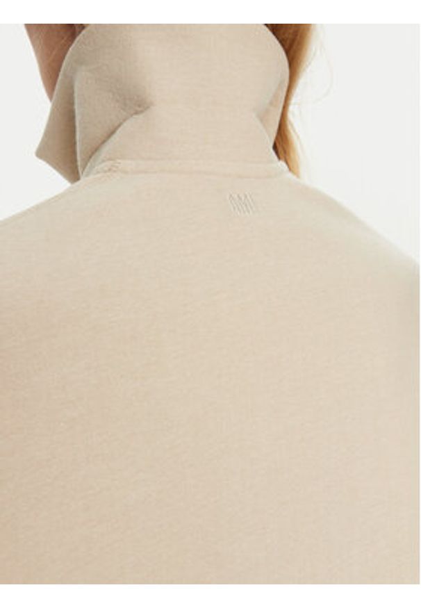 AMI PARIS - AMI Paris Sweter FPL318.750 Beżowy Regular Fit. Kolor: beżowy. Materiał: wiskoza