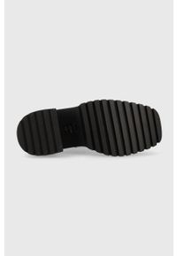 Steve Madden botki skórzane Freeport damskie kolor biały na słupku. Zapięcie: sznurówki. Kolor: biały. Materiał: skóra. Obcas: na słupku. Wysokość obcasa: średni #5