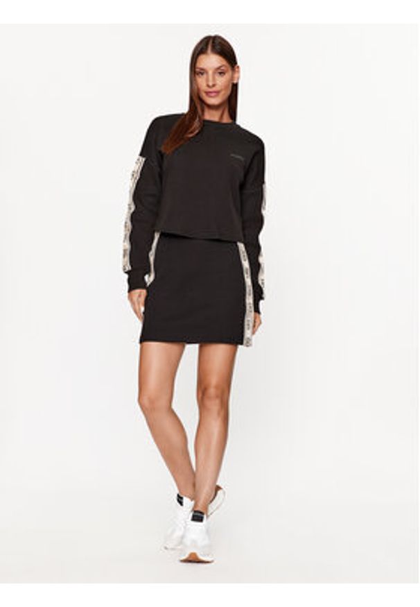 Guess Bluza V3BQ16 KB3P2 Czarny Regular Fit. Kolor: czarny. Materiał: syntetyk, bawełna