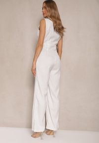 Renee - Biały Elegancki Kombinezon Garniturowy w Delikatne Prążki Sarilva. Okazja: na co dzień. Kolor: biały. Wzór: prążki. Styl: elegancki