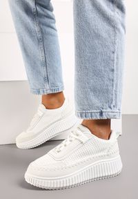 Renee - Białe Sznurowane Sneakersy na Platformie Dimakis. Kolor: biały. Obcas: na platformie