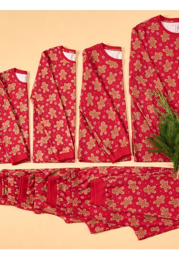 Sinsay - Bawełniana piżama dwuczęściowa w stylu świątecznym - czerwony. Kolor: czerwony. Materiał: bawełna. Styl: wizytowy