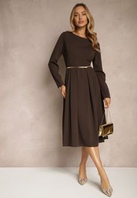 Renee - Brązowa Rozkloszowana Sukienka w Eleganckim Stylu Temilissa. Okazja: na co dzień, na spotkanie biznesowe, na imprezę. Kolor: brązowy. Typ sukienki: rozkloszowane. Styl: elegancki