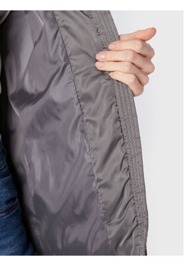 Liu Jo Sport Kurtka zimowa TF2259 T4558 Szary Relaxed Fit. Kolor: szary. Materiał: syntetyk. Sezon: zima. Styl: sportowy