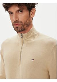 Tommy Jeans Sweter DM0DM21654 Beżowy Slim Fit. Kolor: beżowy. Materiał: bawełna #5