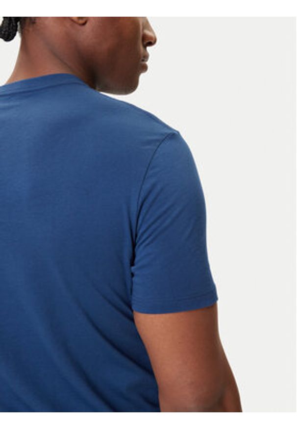 Calvin Klein Jeans T-Shirt Glitched Logo LV04RC858G Niebieski Regular Fit. Kolor: niebieski. Materiał: bawełna