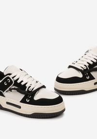 Renee - Czarne Sneakersy na Platformie z Ozdobnymi Sznurówkami Aqara. Kolor: czarny. Obcas: na platformie #3