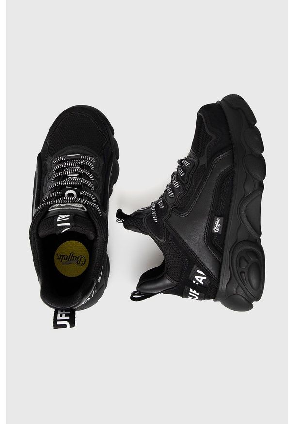 Buffalo Buty kolor czarny na platformie. Nosek buta: okrągły. Kolor: czarny. Materiał: guma. Obcas: na platformie