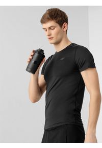 4f - Koszulka treningowa męska. Kolor: czarny. Materiał: włókno, dzianina. Sport: fitness