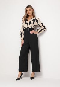 Born2be - Beżowy Kombinezon z Kopertowym Dekoltem i Paskiem Freselam. Okazja: na spotkanie biznesowe, do pracy, na co dzień. Kolor: beżowy. Długość rękawa: długi rękaw. Długość: długie. Styl: elegancki, casual, klasyczny, biznesowy #1