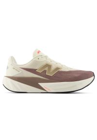 Buty męskie New Balance FuelCell Rebel v5 MFCXLY5 – beżowe. Kolor: beżowy. Materiał: materiał, syntetyk, guma. Szerokość cholewki: normalna. Wzór: geometria. Sport: fitness, bieganie