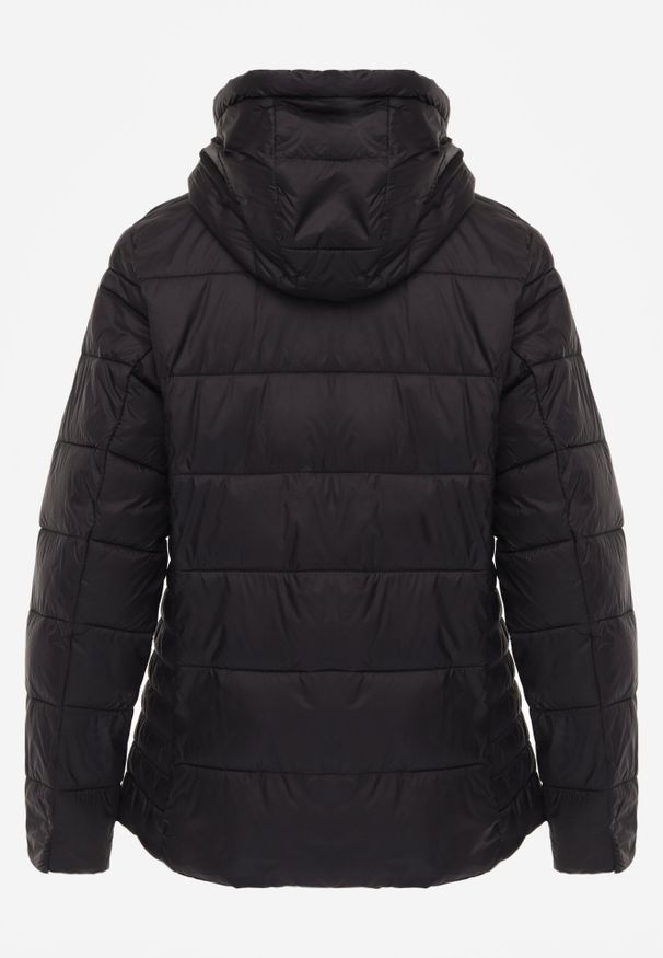 Born2be - Czarna Kurtka Pikowana na Sezon Pzejściowy z Kapturem Zinnitha. Okazja: na co dzień. Typ kołnierza: kaptur. Kolor: czarny. Materiał: dresówka, nylon. Styl: casual