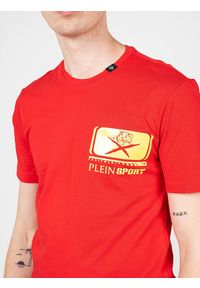 Plein Sport T-shirt | TIPS1105 | Mężczyzna | Czerwony. Okazja: na co dzień. Kolor: czerwony. Materiał: bawełna. Wzór: aplikacja, nadruk. Styl: sportowy #4