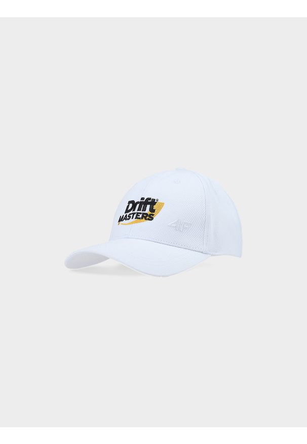 4f - Czapka z daszkiem strapback uniseks 4F x Drift Masters - biała. Kolor: biały. Materiał: bawełna, materiał. Wzór: haft, napisy. Sezon: lato. Styl: sportowy