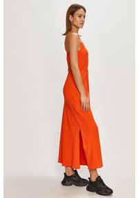 Calvin Klein Sukienka. Okazja: na co dzień. Kolor: pomarańczowy. Długość rękawa: na ramiączkach. Typ sukienki: proste. Styl: casual #4