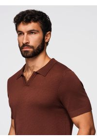 Ombre Clothing - Koszulka męska polo bez guzików z klasycznym splotem – ciepłobrązowa V4 - Rozmiar: L. Typ kołnierza: polo. Kolor: brązowy. Materiał: wiskoza, dzianina, materiał, elastan, nylon. Wzór: ze splotem. Styl: klasyczny #6