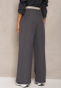 Renee - Szare Szerokie Spodnie w Stylu Garniturowym High Waist Folara. Stan: podwyższony. Kolor: szary. Materiał: tkanina #2