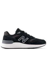 Buty damskie New Balance WW880BB7 - czarne. Okazja: na co dzień. Kolor: czarny. Materiał: guma, materiał, zamsz, skóra, syntetyk. Szerokość cholewki: normalna. Sport: fitness #1