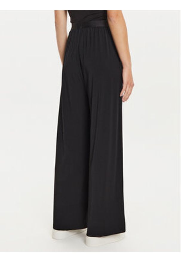 BOSS - Boss Spodnie dresowe Bea 50525712 Czarny Relaxed Fit. Kolor: czarny. Materiał: dresówka