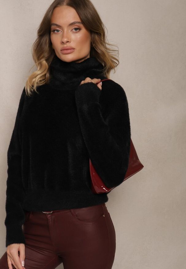 Renee - Czarny Casualowy Golf z Kaszmirem Edionis. Okazja: na co dzień. Typ kołnierza: golf. Kolor: czarny. Materiał: kaszmir. Styl: casual