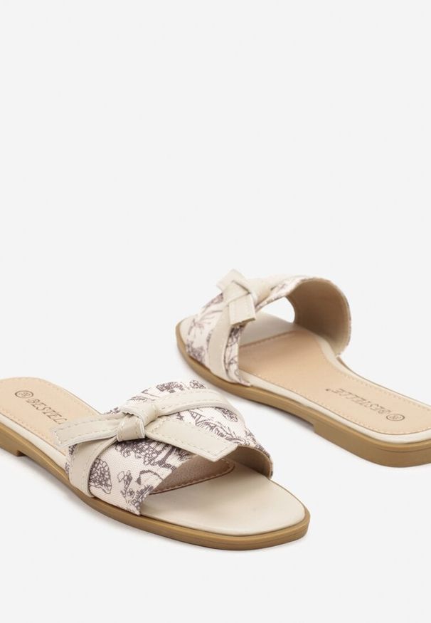 Born2be - Beżowe Klapki z Plecioną Cholewką i Ozdobnym Paskiem Sarseli. Okazja: na co dzień. Kolor: beżowy. Styl: casual, elegancki