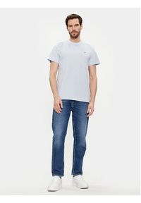Tommy Jeans T-Shirt Classic DM0DM09598 Błękitny Regular Fit. Kolor: niebieski. Materiał: bawełna #4