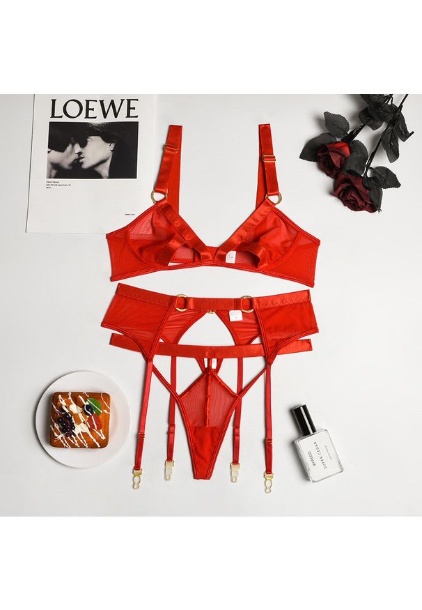 Intica - Komplet bielizny z wycięciami na specjalne okazje Mimma. Kolor: czerwony. Materiał: materiał. Wzór: paski