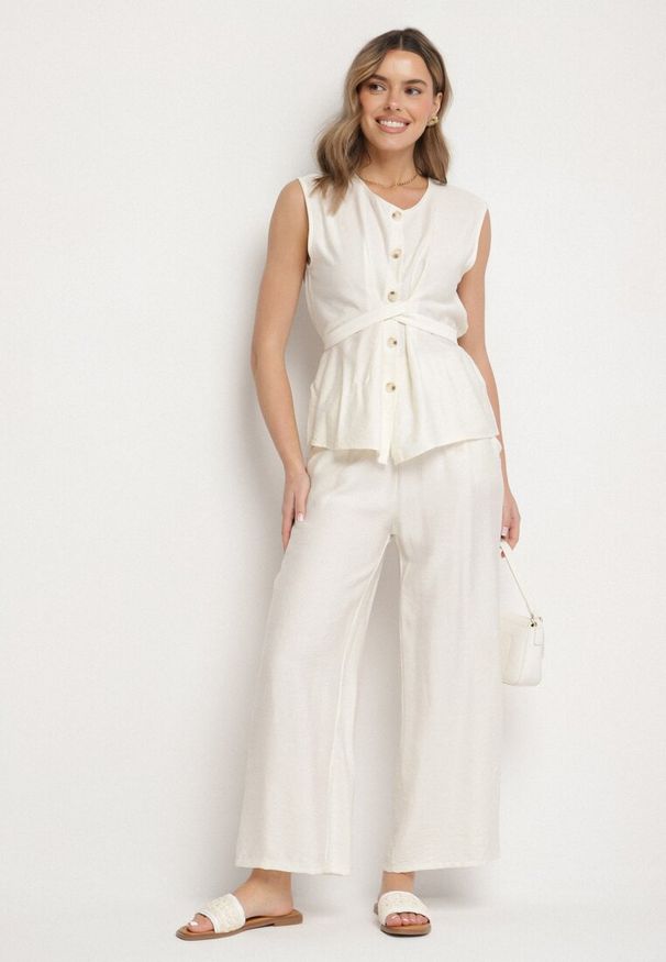 Born2be - Jasnobeżowy Komplet Bluzka Bez Rękawów z Regulacją w Talii i Szerokie Spodnie Dovalinae. Kolor: beżowy