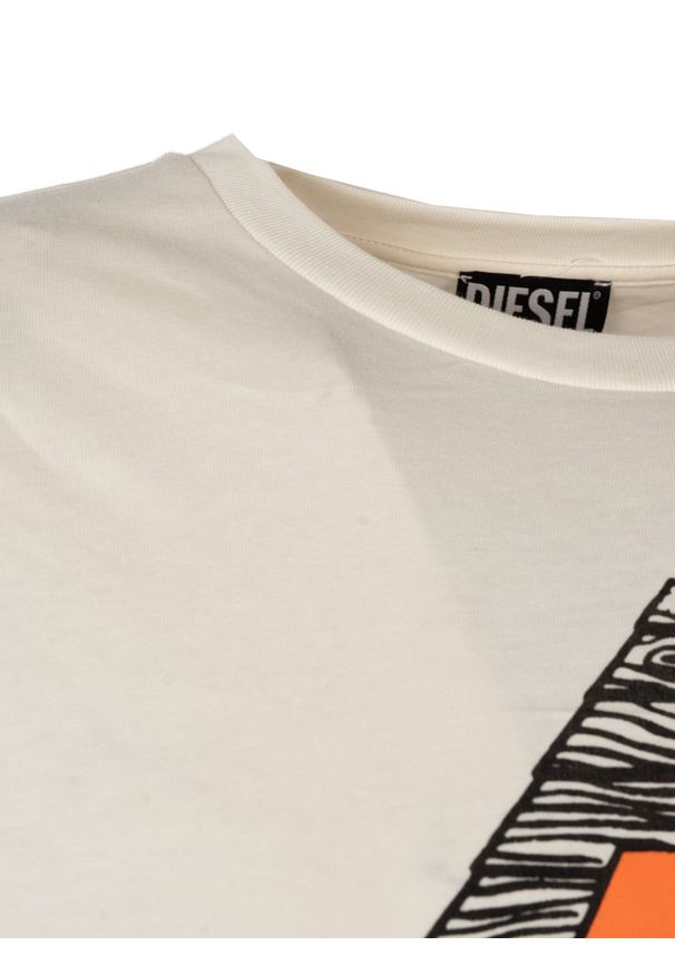 Diesel T-Shirt "T-Just" | A03817-0GRAM-129 | Mężczyzna | Beżowy. Okazja: na co dzień. Kolor: beżowy. Materiał: bawełna, poliester. Wzór: nadruk. Styl: klasyczny, casual