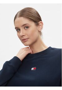 Tommy Jeans Bluza Badge DW0DW17325 Granatowy Boxy Fit. Kolor: niebieski. Materiał: bawełna #3