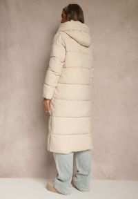 Renee - Jasnobeżowa Zimowa Kurtka z Pikowanymi Przeszyciami Kapturem i Bocznymi Napami Alarisse. Okazja: na imprezę, na co dzień. Kolor: beżowy. Materiał: jeans. Sezon: zima. Styl: casual #6