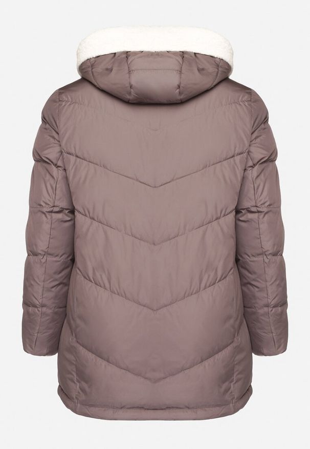 Born2be - Fioletowa Zimowa Kurtka z Pikowanymi Przeszyciami i Kapturem Learell. Okazja: na co dzień. Kolekcja: plus size. Kolor: fioletowy. Materiał: tkanina, jeans. Sezon: zima. Styl: casual, klasyczny
