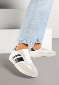 Born2be - Biało-Czarne Sneakersy Tenisówki z Geometrycznym Wzorem Eleamila. Okazja: na co dzień. Zapięcie: sznurówki. Kolor: biały. Materiał: jeans. Wzór: geometria #4