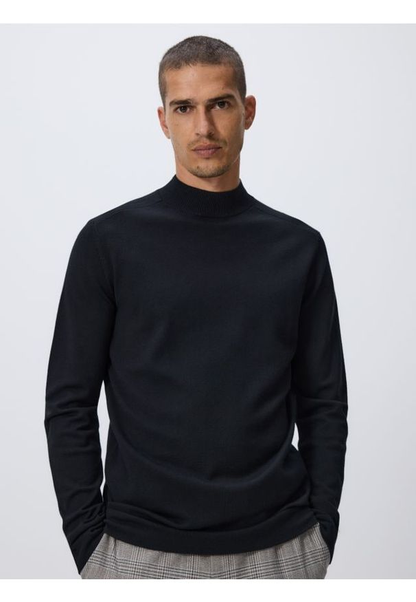 Reserved - Sweter z wiskozą - czarny. Kolor: czarny. Materiał: wiskoza