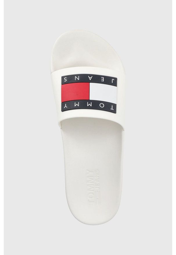 Tommy Jeans klapki męskie kolor biały. Kolor: biały. Materiał: materiał, guma. Obcas: na obcasie. Wysokość obcasa: niski
