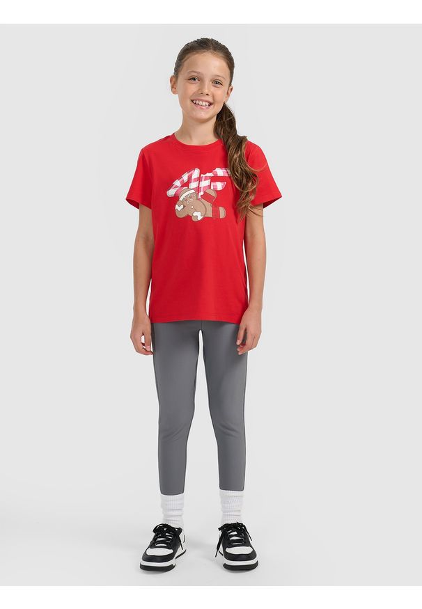 4f - 4F T-shirt regular z nadrukiem świątecznym dziewczęcy - czerwony 134 (8-9 lat). Kolor: czerwony. Materiał: bawełna, skóra, materiał, jeans. Wzór: nadruk. Sezon: lato. Styl: wizytowy