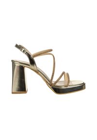 Sandały Bayla-187 296-1704 Gold 187233, Złoty, Skóra ekologiczna - 39. Zapięcie: pasek. Kolor: złoty. Materiał: skóra ekologiczna. Wzór: motyw z bajki, paski. Obcas: na obcasie. Wysokość obcasa: średni #1