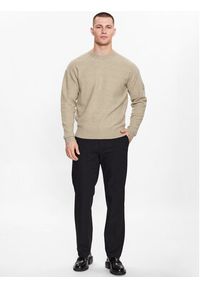 Calvin Klein Sweter K10K110401 Beżowy Regular Fit. Kolor: beżowy. Materiał: syntetyk