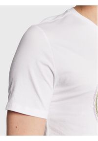 Guess T-Shirt Round Logo M3GI11 J1314 Biały Slim Fit. Kolor: biały. Materiał: bawełna #2