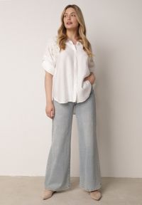 Born2be - Biała Nietoperzowa Koszula z Wiskozy z Haftem i Podpinanymi Rękawami Jilyla. Okazja: na co dzień, do pracy. Kolor: biały. Materiał: wiskoza. Długość: długie. Wzór: haft. Styl: casual, elegancki #7