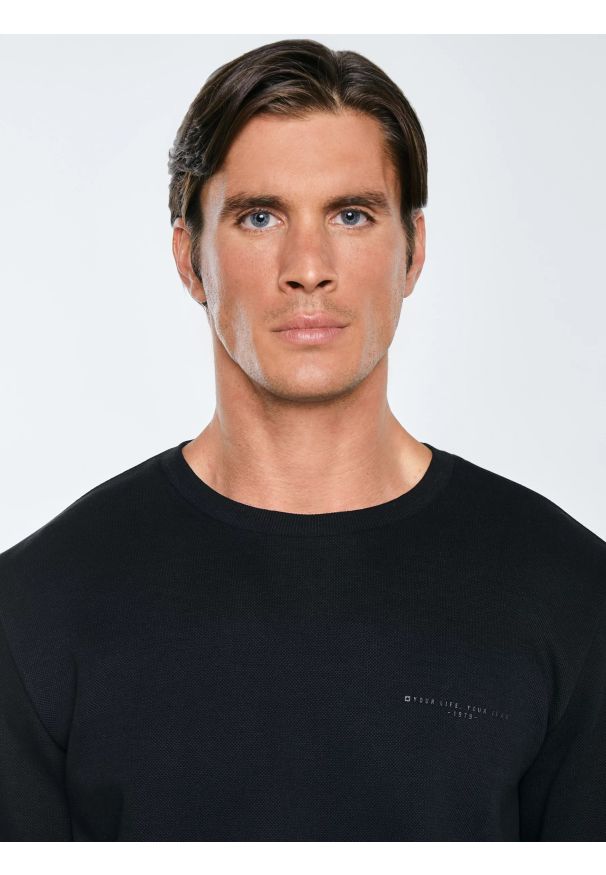 Big-Star - Bluza męska ze splotem pique czarna Wiler 906. Okazja: na co dzień. Kolor: czarny. Materiał: dzianina, jeans, materiał. Wzór: ze splotem. Styl: casual, klasyczny