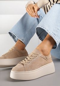 Renee - Beżowe Sneakersy z Naturalnego Zamszu na Platformie Nalirette. Okazja: na co dzień. Kolor: beżowy. Materiał: zamsz. Obcas: na platformie