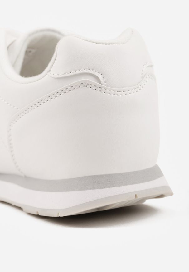 Born2be - Białe Buty Sportowe Laodosa. Okazja: na co dzień. Wysokość cholewki: przed kostkę. Kolor: biały. Materiał: materiał. Szerokość cholewki: normalna. Wzór: napisy, haft, aplikacja