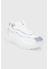 Cross Jeans Buty kolor biały na platformie. Nosek buta: okrągły. Zapięcie: sznurówki. Kolor: biały. Materiał: guma. Obcas: na platformie #3