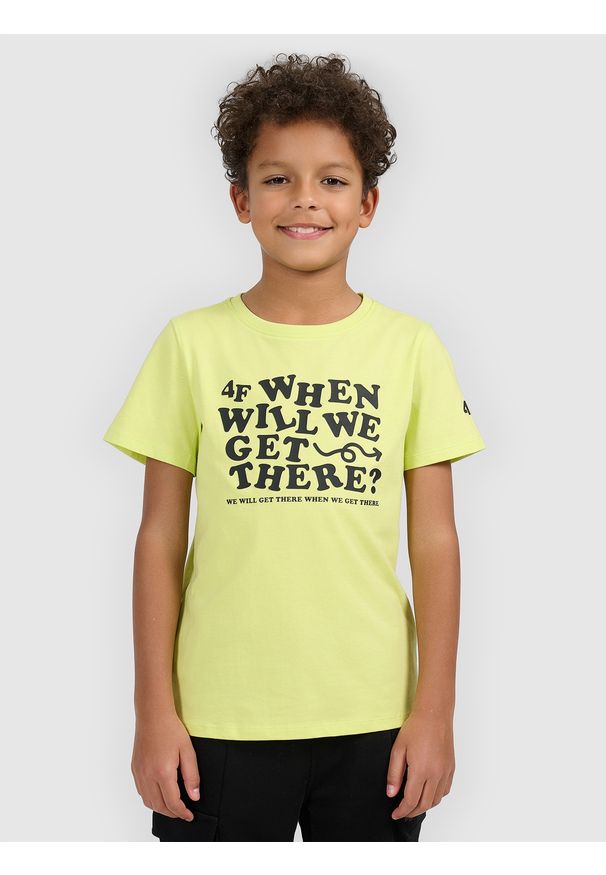 4f - 4F T-shirt regular z nadrukiem chłopięcy - żółty 140 (9-10 lat). Okazja: na co dzień, na spacer, na uczelnię. Kolor: żółty. Materiał: materiał, bawełna, dresówka, jeans. Wzór: nadruk. Sezon: lato. Styl: klasyczny, casual