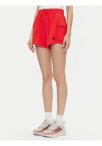 Adidas - adidas Szorty sportowe Essentials Small Logo JC5704 Czerwony Loose Fit. Kolor: czerwony. Materiał: bawełna